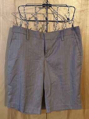GAP Women's Gray Pinstripe Bermuda Shorts Size 6